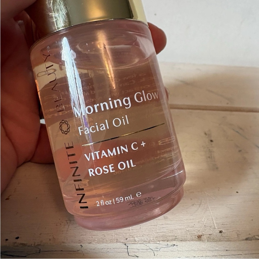 Facia rose oil